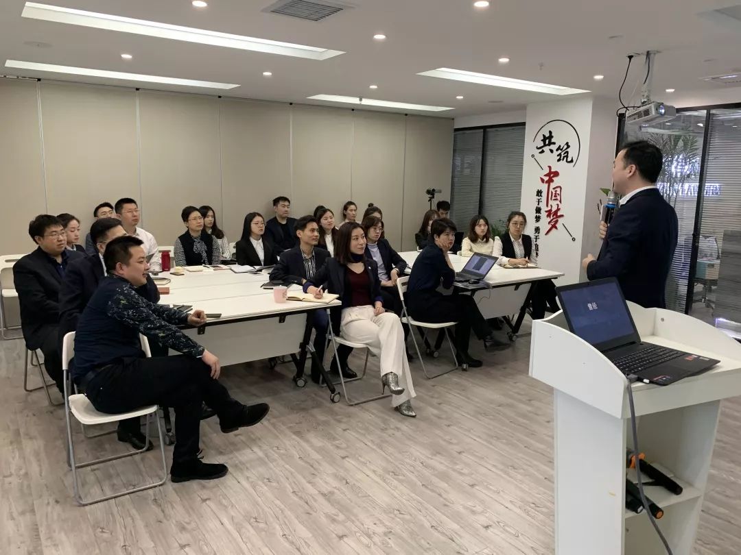 山不向我走来 我便向山走去